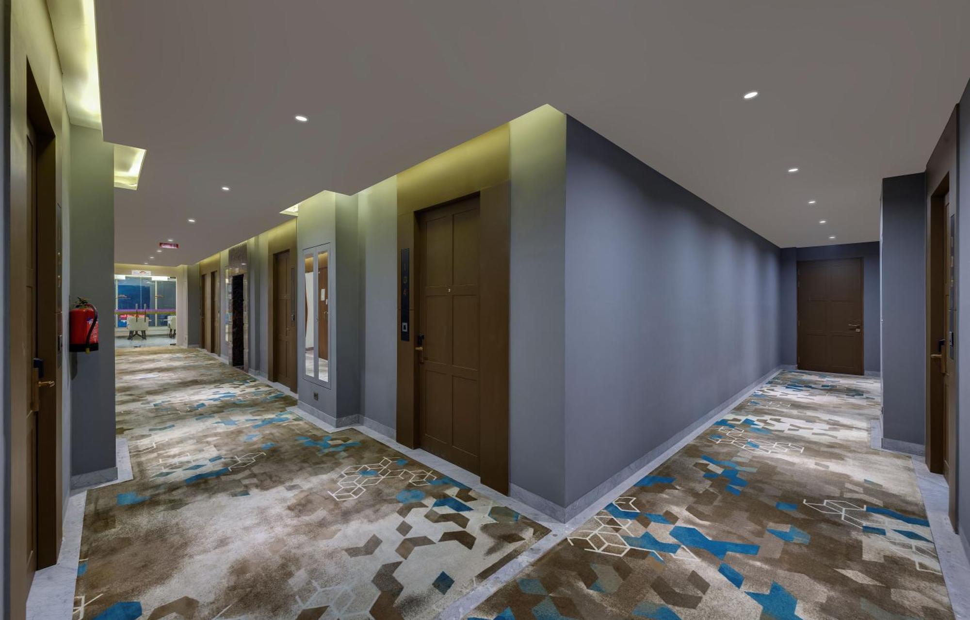 Click Collection Grand Gateway Hotel 4*