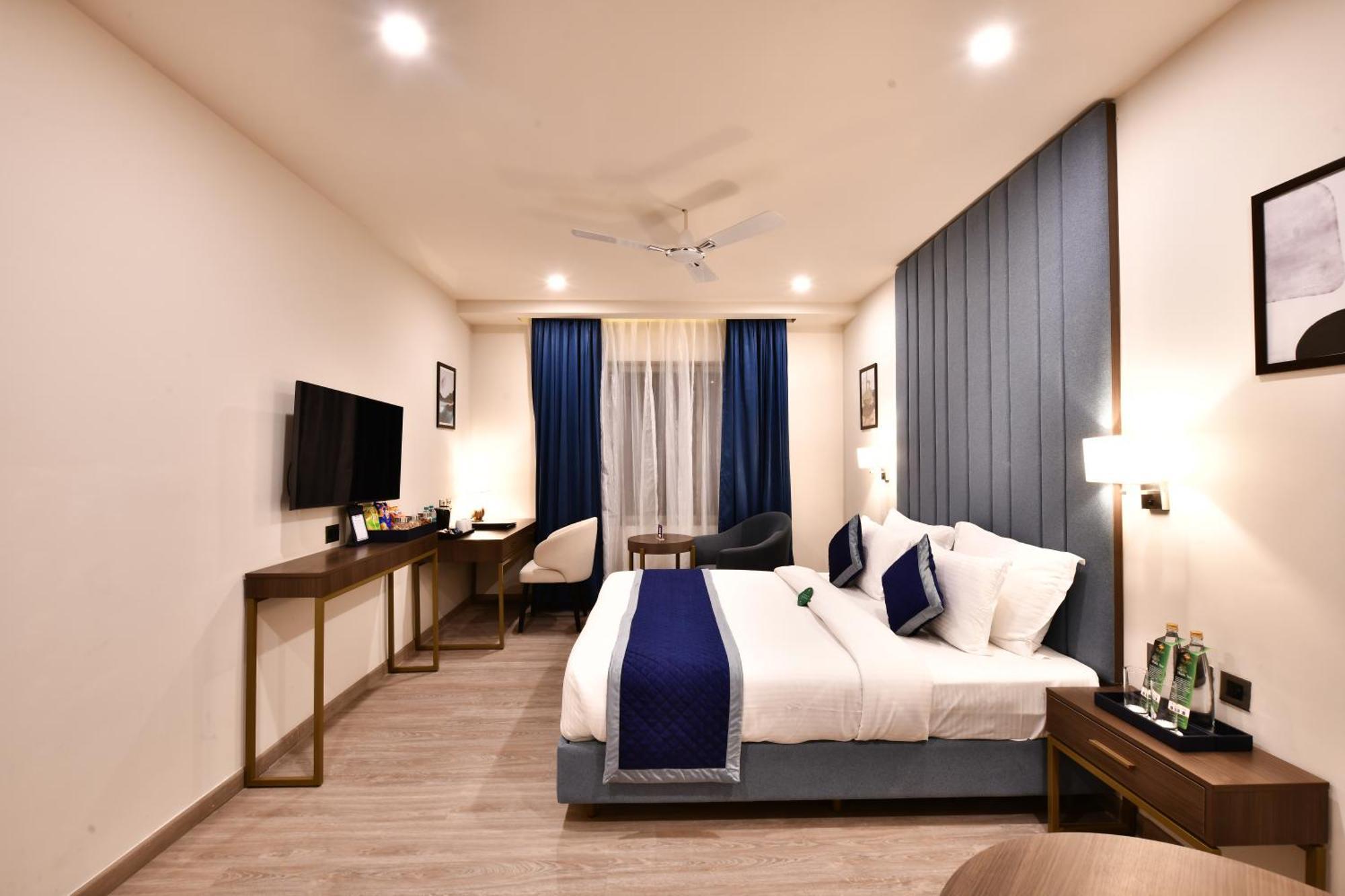 Hotel Click Collection Grand Gateway 4*