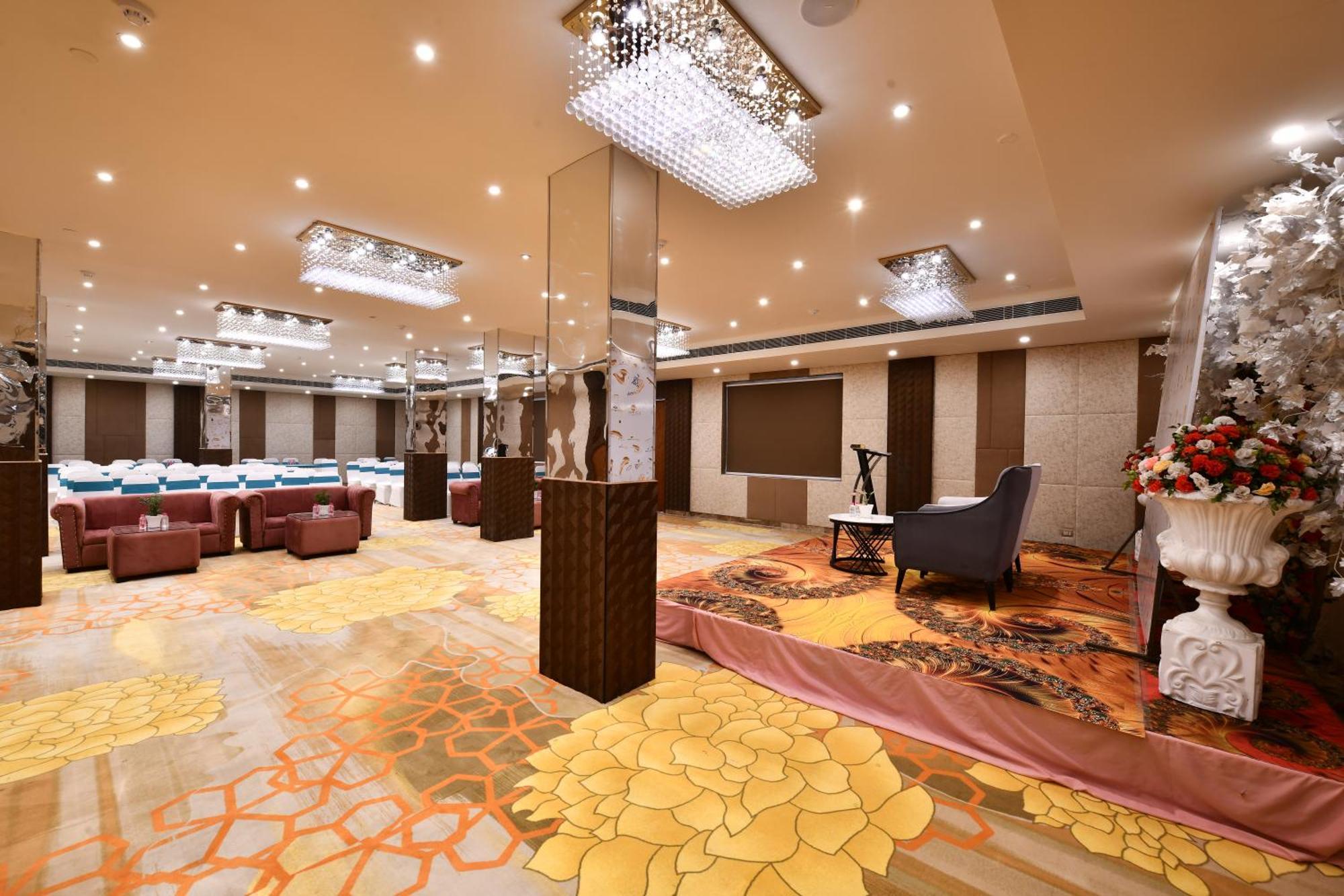 Hotel Click Collection Grand Gateway Varanasi