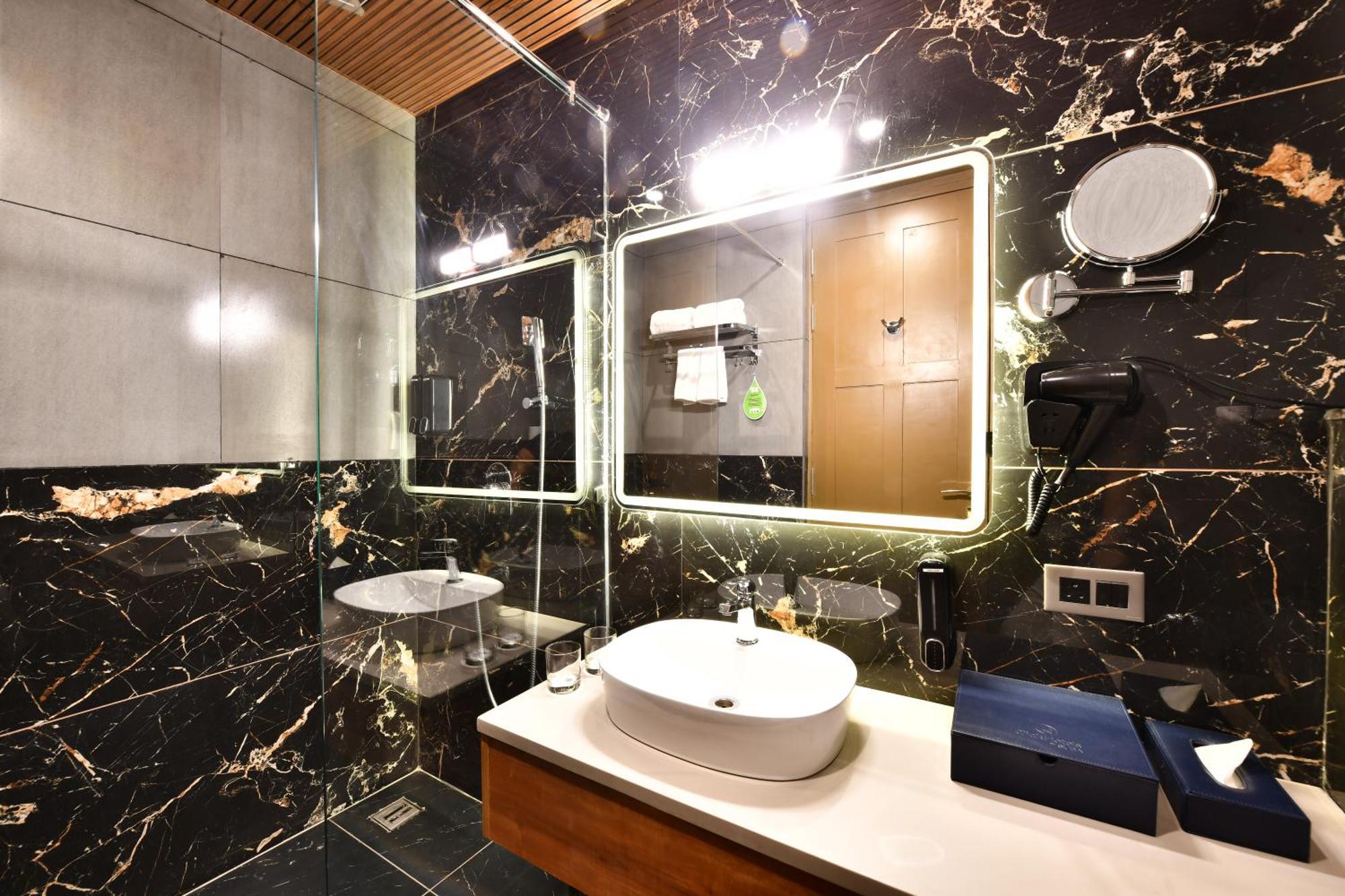 Click Collection Grand Gateway 4*